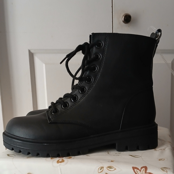 Soda brand Combat Boots size10  color Black - Picture 4 of 6